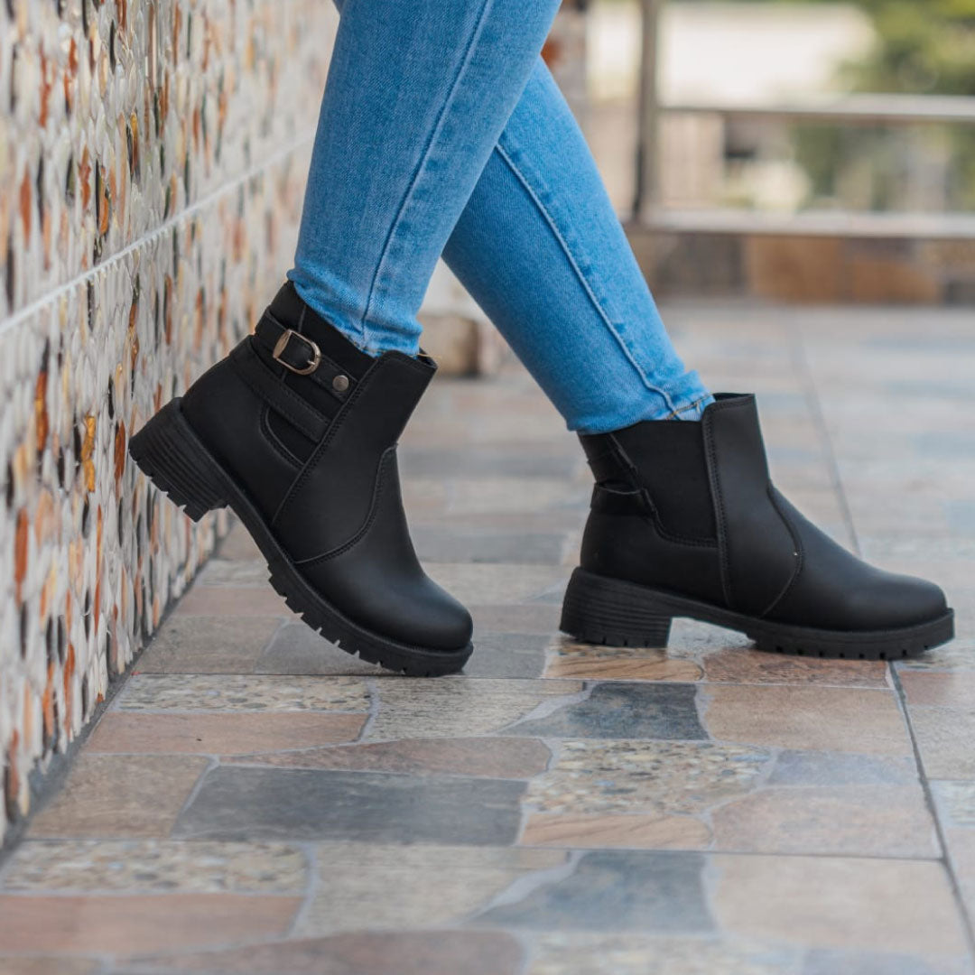 Botines Urban Buckle - Negro Imagen principal del producto