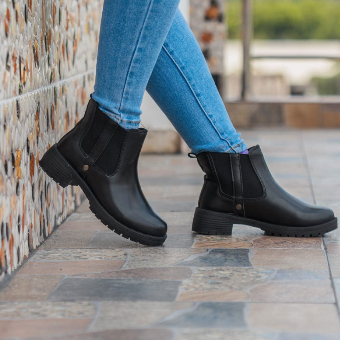Botines Chelsea Minimal - Negro Imagen principal del producto
