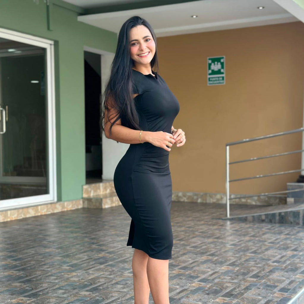 Vestido Escote V Sutil - Negro