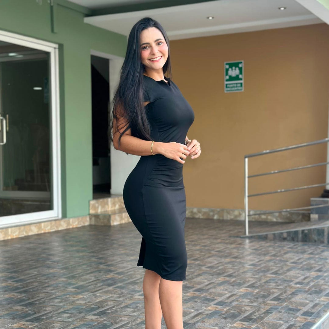 Vestido Escote V Sutil - Negro