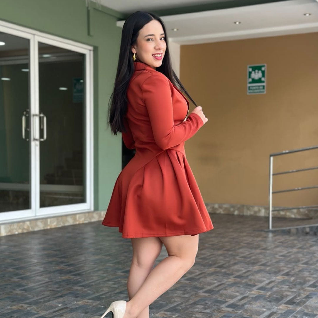 Vestido Blazer Plisado - Rojo Coral Imagen secundaria del producto
